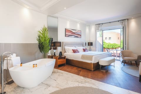 Superior Room | Minibar, in-room safe, free cribs/infant beds, free WiFi