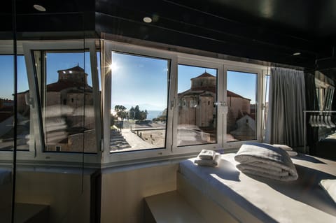 Superior Double Room | Desk, blackout drapes, soundproofing, iron/ironing board