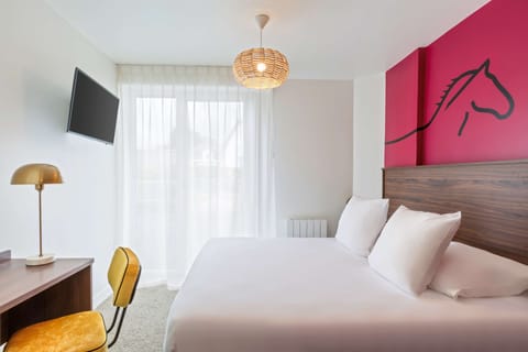 Classic Room, 1 Queen Bed, Non Smoking, Balcony | Room amenity