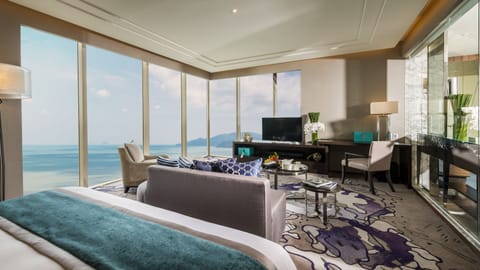 Presidential Suite | Premium bedding, down comforters, minibar, in-room safe
