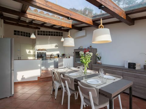 Villa | Dining