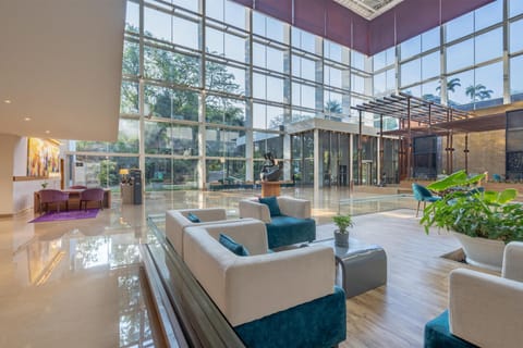 Lobby lounge