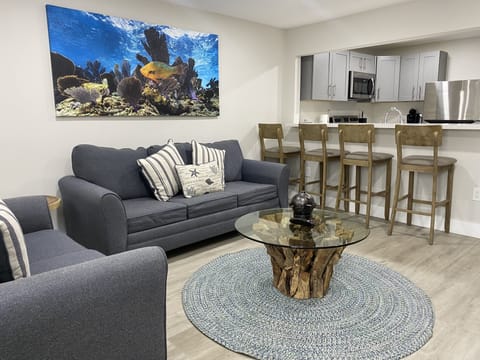 Grand Townhome | Living area | 32-inch TV with cable channels