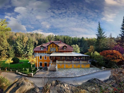 Villa | Exterior