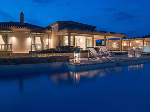 Villa | Pool | Indoor pool, outdoor pool