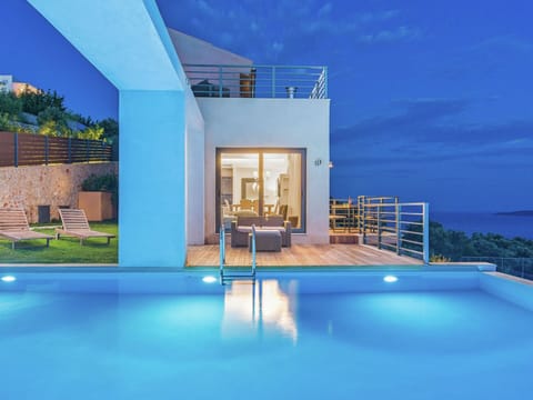 Villa | Pool | Indoor pool, outdoor pool