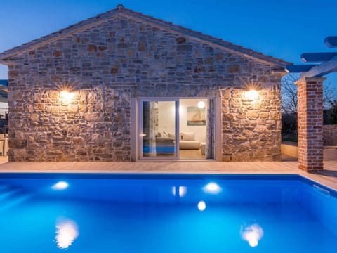 Villa | Pool | Indoor pool, outdoor pool