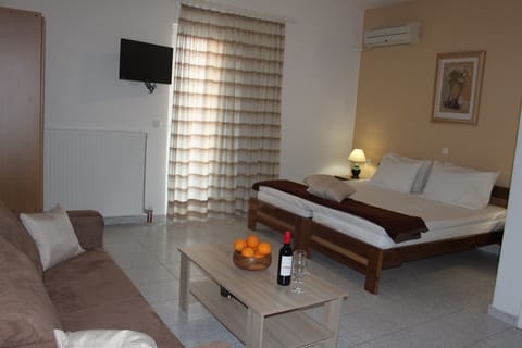 Premium Double Room | In-room safe, blackout drapes, soundproofing, iron/ironing board