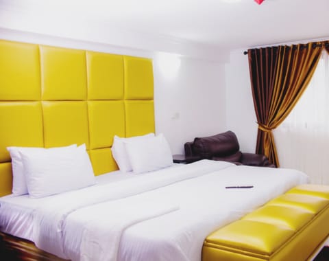 Apartment | Desk, iron/ironing board, free WiFi, bed sheets