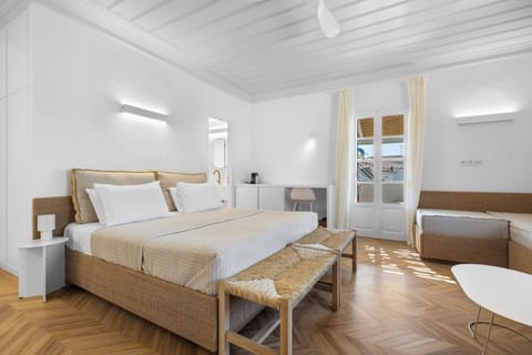 Luxury Room, City View | Premium bedding, in-room safe, soundproofing, iron/ironing board