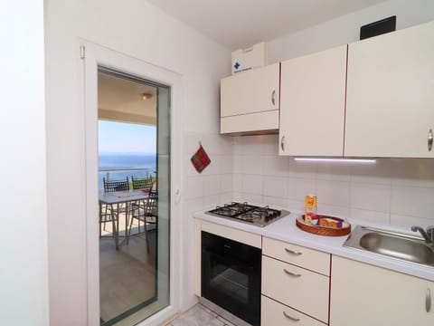 House | Private kitchen | Fridge, highchair