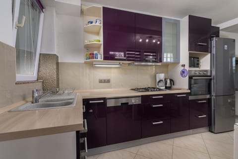 Apartment | Private kitchen | Highchair