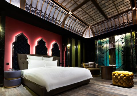 Superior Double Room | Minibar, desk, blackout drapes, free WiFi