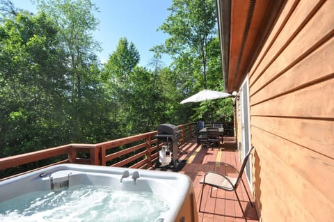 Cabin, Multiple Beds (Creekview Cabin - A Perfect Escape) | Outdoor spa tub