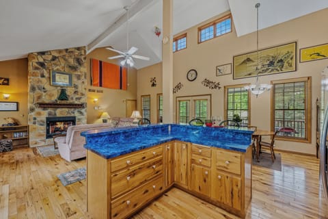 House, Multiple Beds (Blue Badger Cottage -Perfect Getaway!) | Private kitchen | Fridge, dishwasher, spices, freezer
