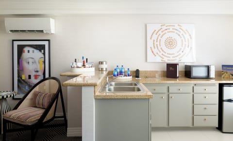 Egyptian cotton sheets, premium bedding, pillowtop beds, in-room safe