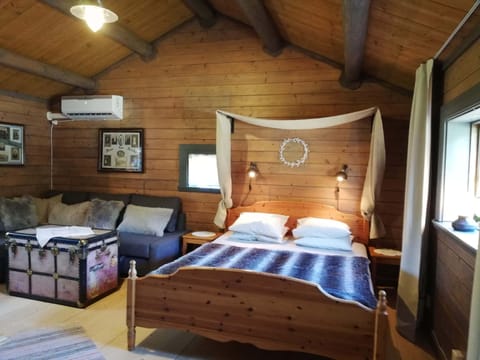 Cabin (Guldgrävarstugan) | Iron/ironing board, cribs/infant beds, free WiFi