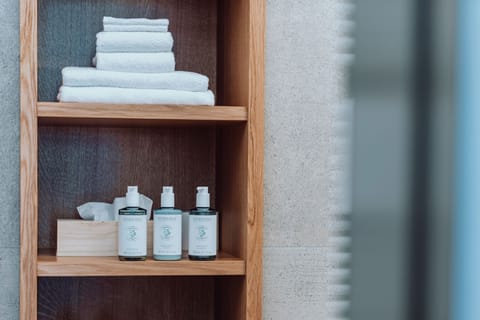 Shower, free toiletries, hair dryer, bathrobes