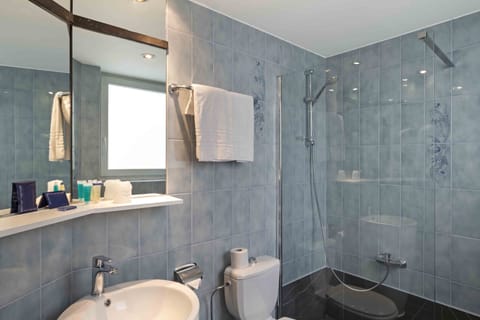 Individually furnished, desk, soundproofing, iron/ironing board