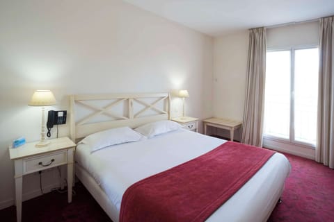 Standard Double Room | Desk, soundproofing, free WiFi, bed sheets