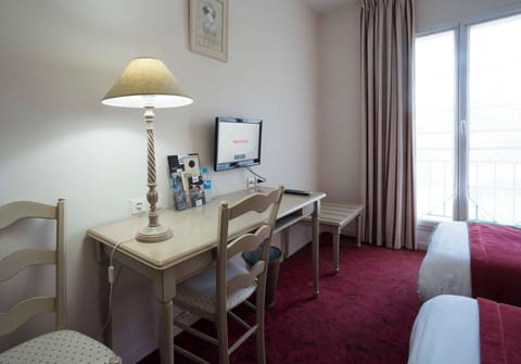 Twin Room | Desk, soundproofing, free WiFi, bed sheets