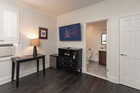 Deluxe Room, 1 King Bed | Premium bedding, individually decorated, individually furnished