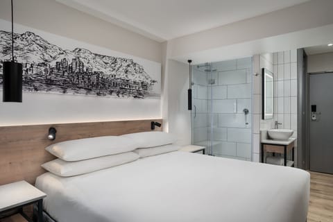 1 bedroom, in-room safe, desk, laptop workspace