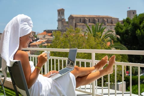 Deluxe Room, Sea View | Balcony view