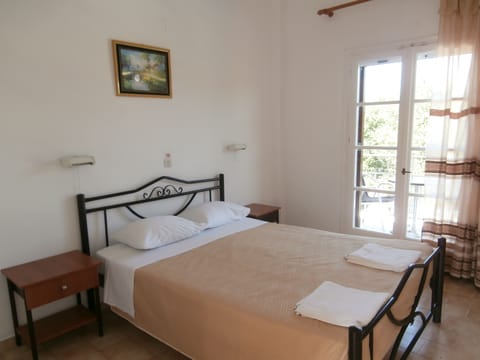 Standard Studio, 1 Bedroom, Garden View | 1 bedroom, Egyptian cotton sheets, premium bedding, memory foam beds