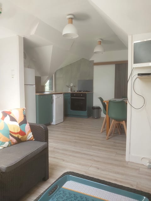 Family Cottage, Ensuite | Dining