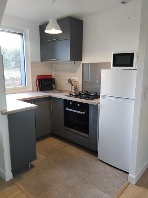 Apartment (Gite bigouden) | Private kitchen | Highchair