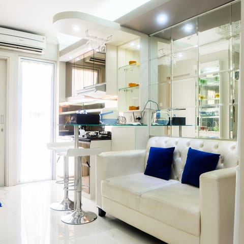 Room | Living area | TV