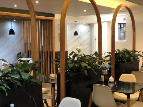 Breakfast, lunch and dinner served