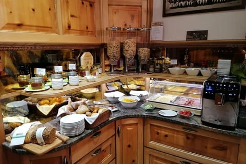Daily buffet breakfast for a fee