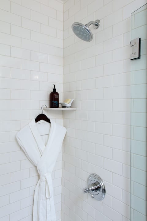 Rancho Casita | Bathroom shower