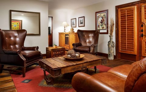 Grande Casita | Premium bedding, down comforters, pillowtop beds, in-room safe