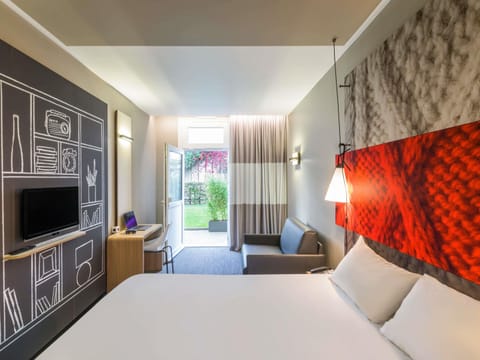 Standard Room, Multiple Beds | Hypo-allergenic bedding, desk, laptop workspace, blackout drapes