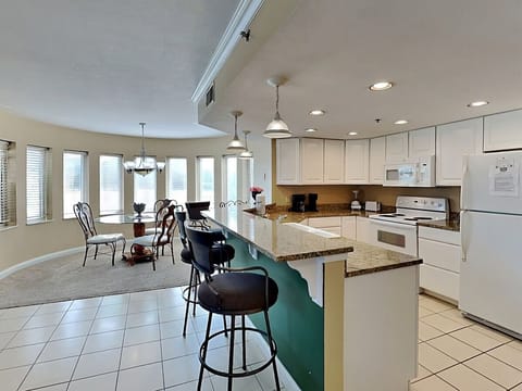 Condo (2 Bedrooms) | Property amenity