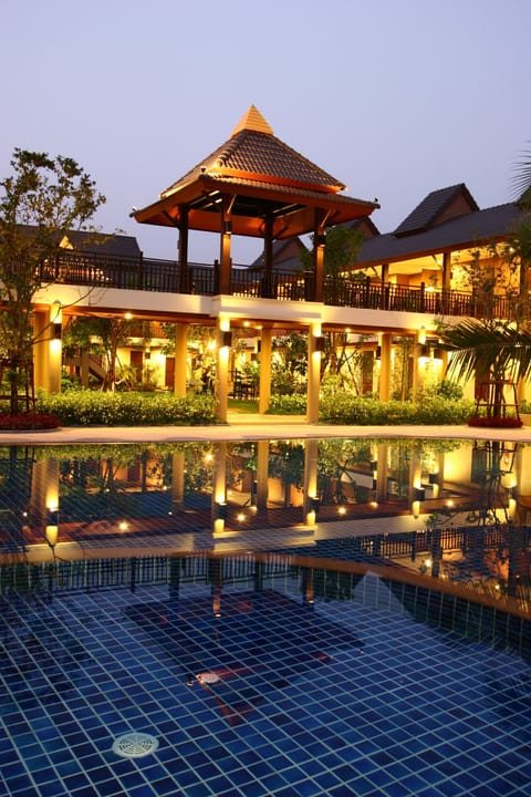 Outdoor pool, pool umbrellas