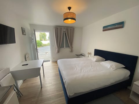 Comfort Studio | Individually decorated, individually furnished, desk, free WiFi