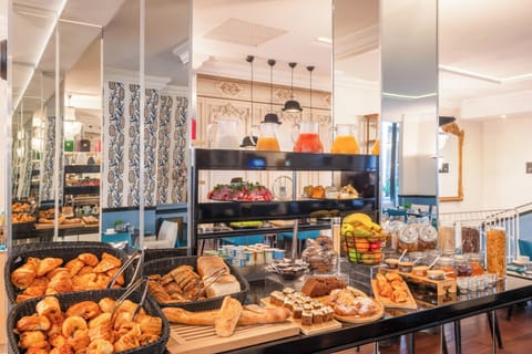Daily buffet breakfast for a fee