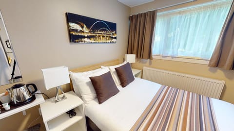 Small Double Room | Premium bedding, free WiFi, bed sheets, wheelchair access