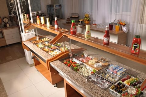 Daily buffet breakfast for a fee