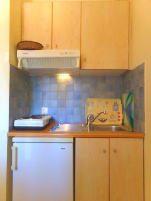 Coffee/tea maker, electric kettle