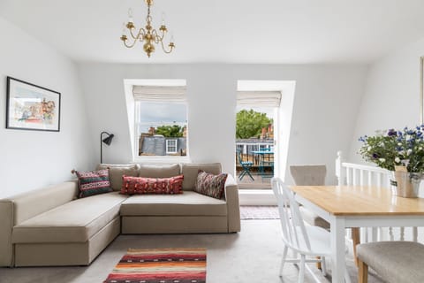 Apartment (1 Bedroom) | Living area | TV