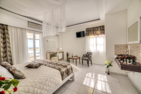 Junior Suite, Sea View | In-room safe, blackout drapes, soundproofing, iron/ironing board