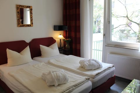 Premium bedding, in-room safe, desk, iron/ironing board