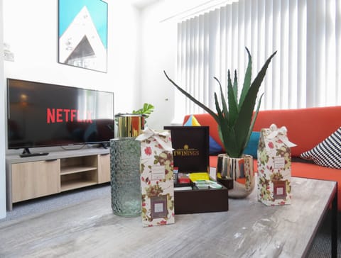 House, 4 Bedrooms | Living room | Smart TV, Netflix, streaming services