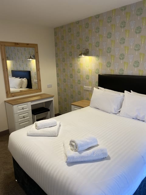 Double Room | Premium bedding, free WiFi, bed sheets