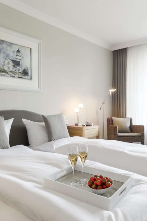 Standard Studio | Hypo-allergenic bedding, in-room safe, soundproofing, iron/ironing board